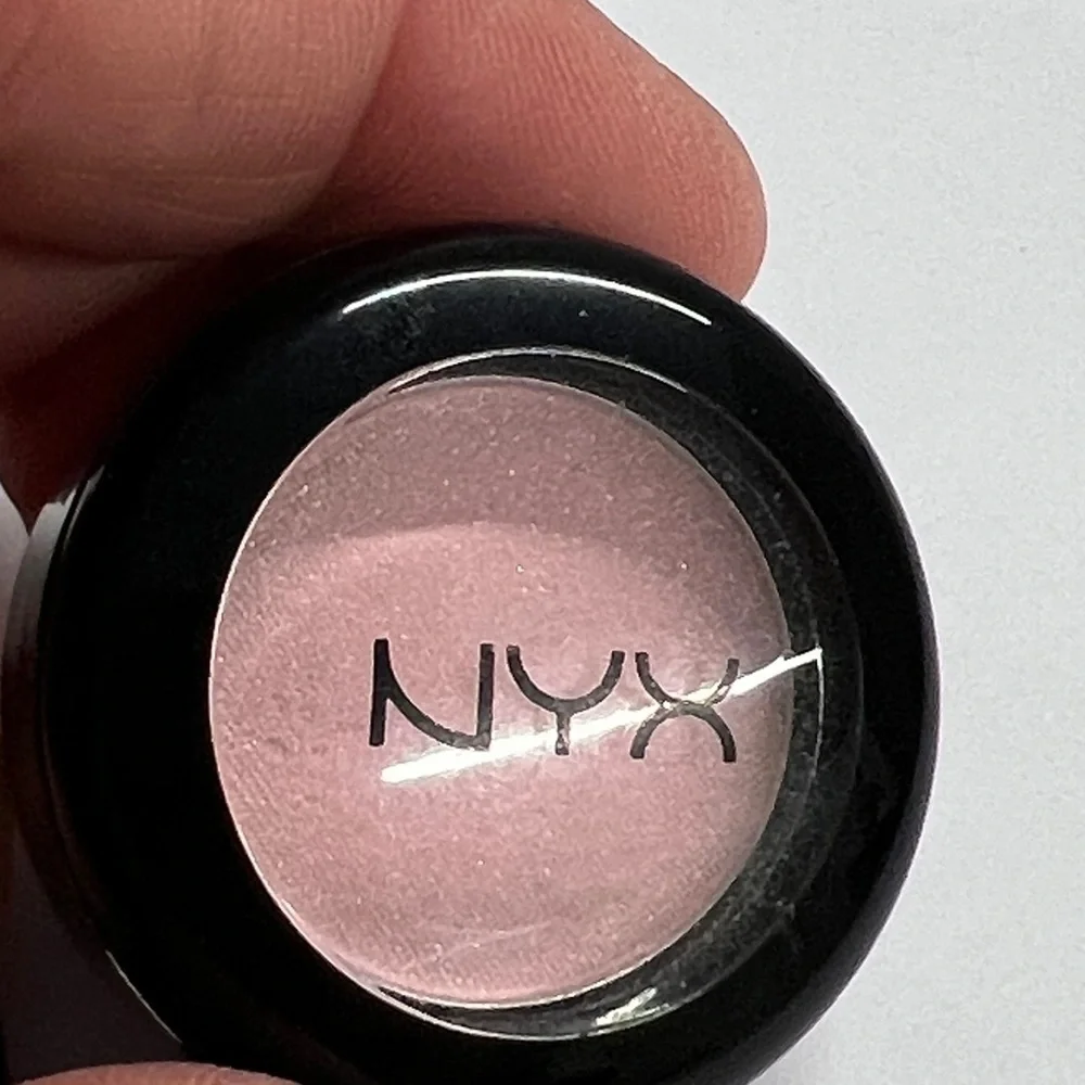 NYX Eyeshadow Pot in Gumdrop - New